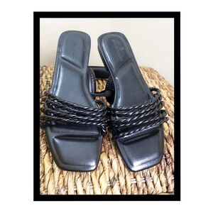 NWOT Bandolino Black Sandals...size 7M